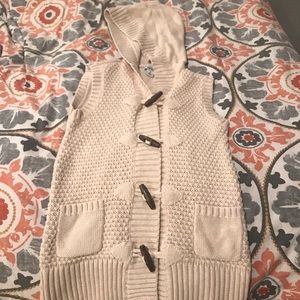 Girls cream colored hooded sweater vest